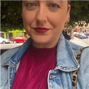 Me encanta la docencia y me apasiona mi trabajo. Me encantaría enseñar a personas que necesiten apoyo en mis áreas de conocimiento